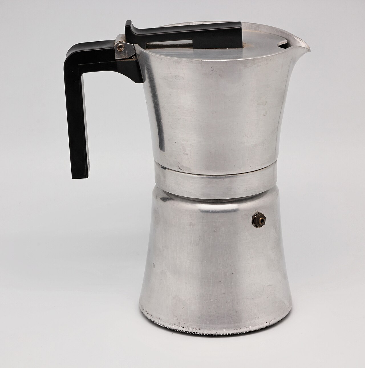 Italian Moka Pot: Stainless Steel vs Aluminum (and Why It Actually Matters)
